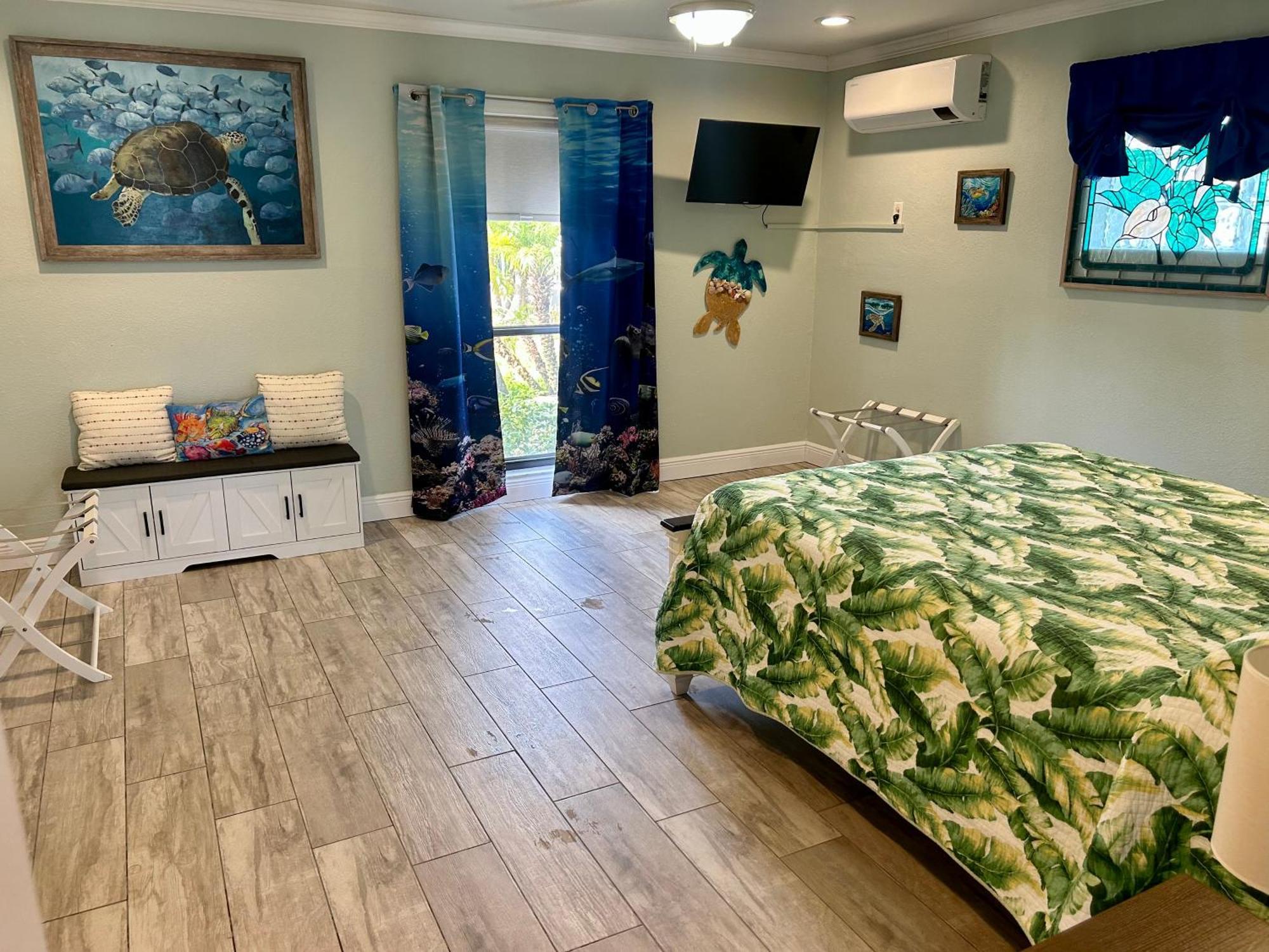 Guest Suite - Waterfront -Pool & Hot Tub- Walk To Beach 克利尔沃特 外观 照片
