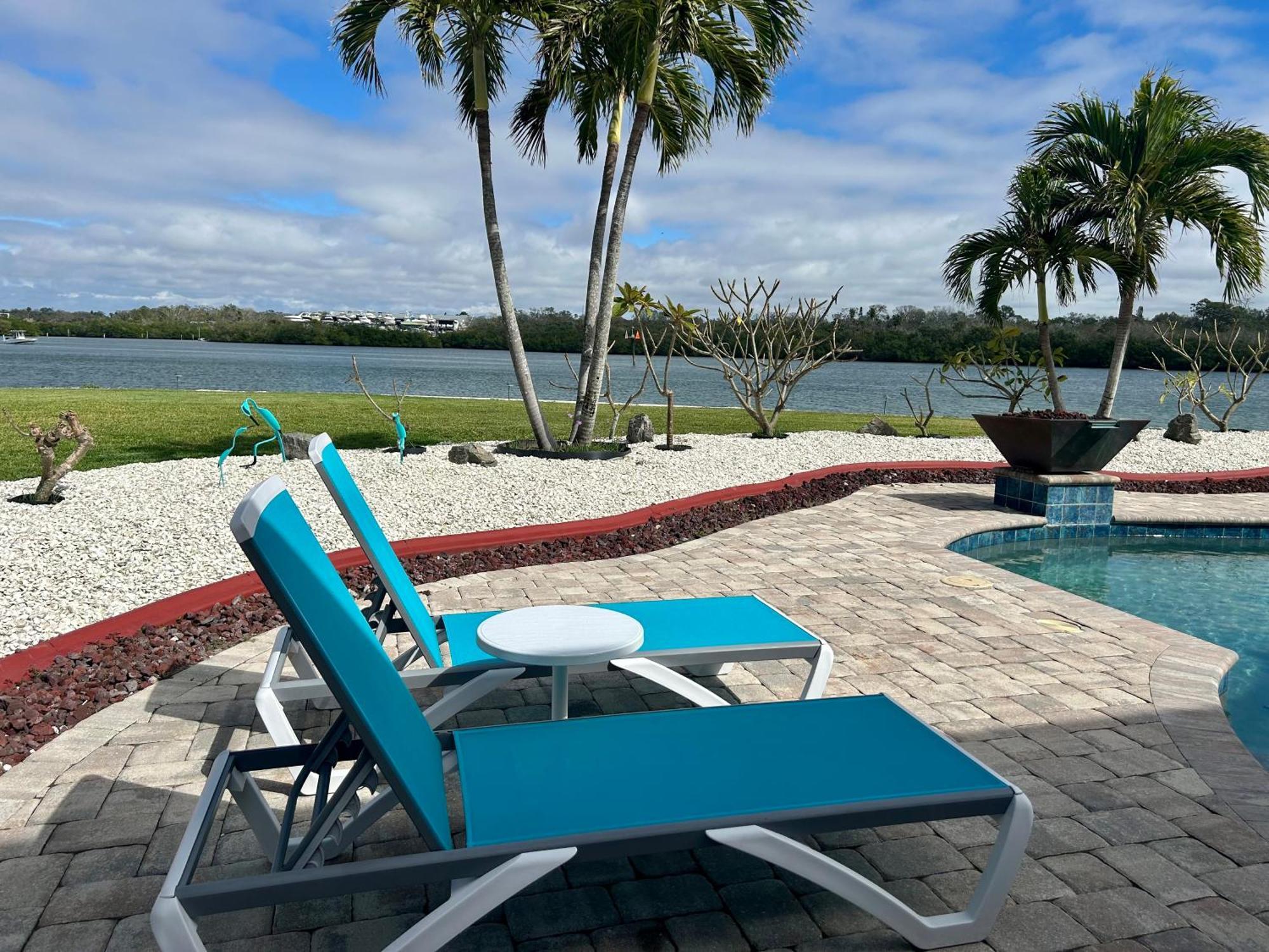 Guest Suite - Waterfront -Pool & Hot Tub- Walk To Beach 克利尔沃特 外观 照片